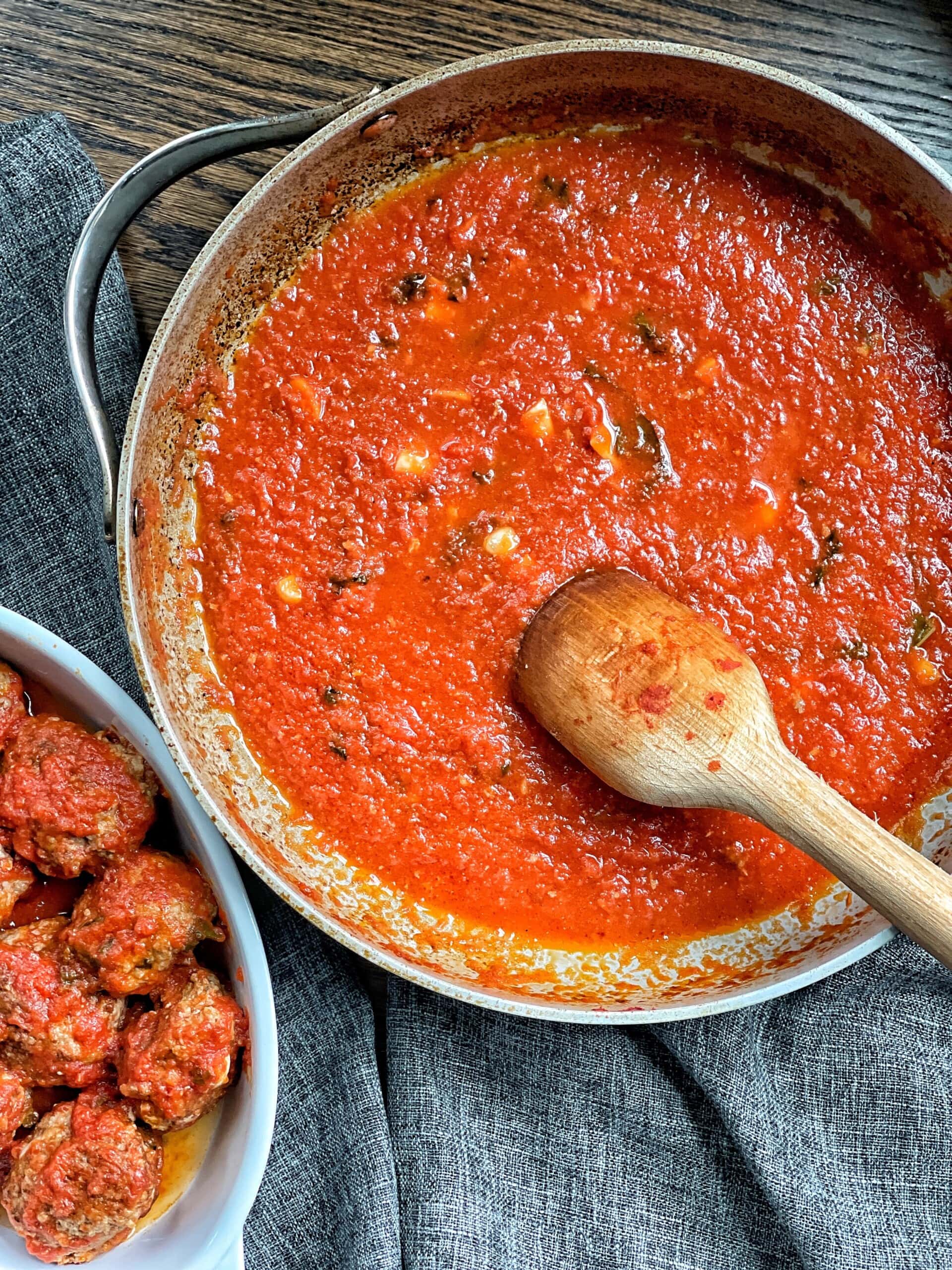 Quick and Easy Marinara Sauce - Sweet Savory and Steph