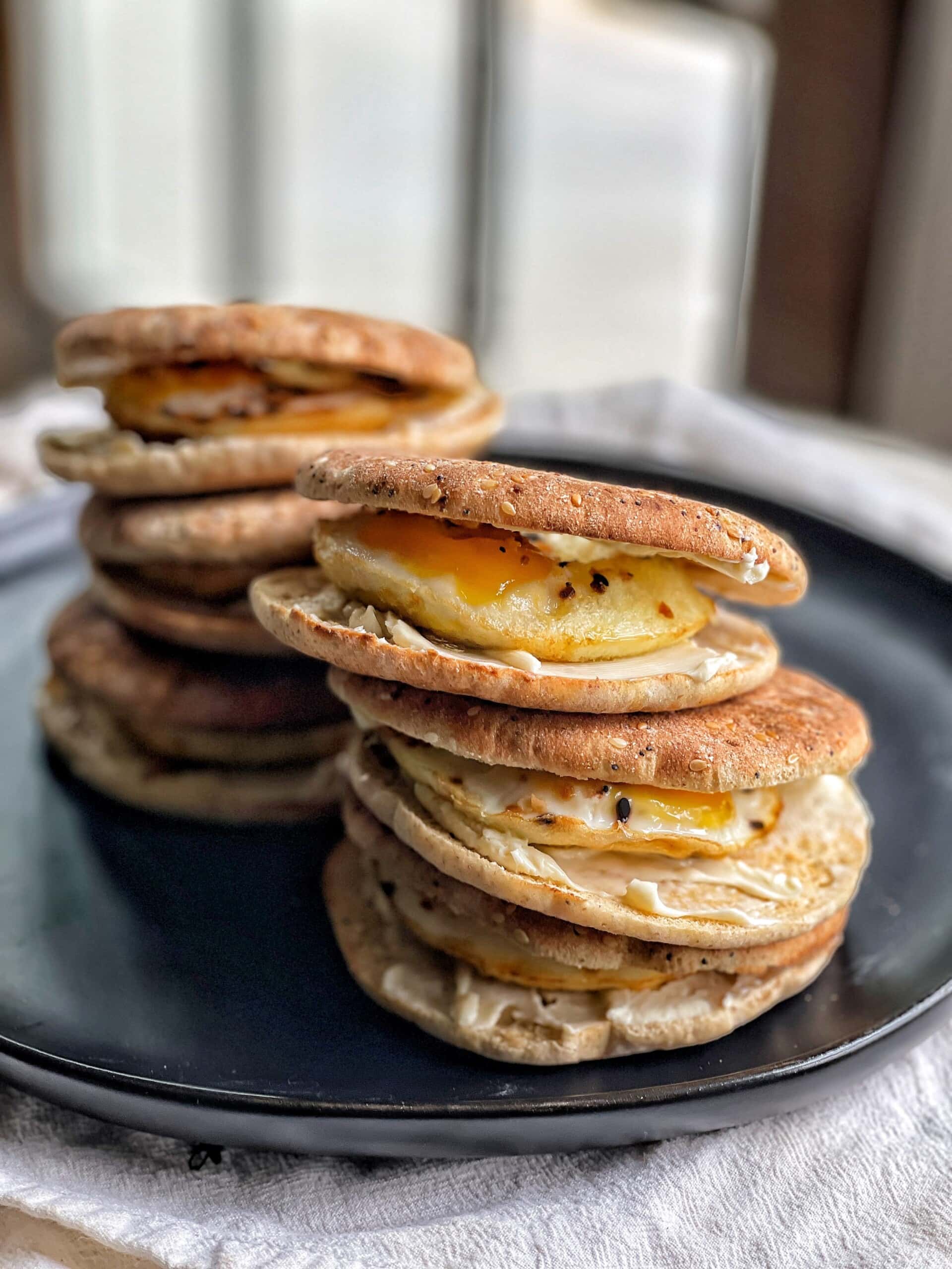 low-calorie-bagel-thin-egg-sandwiches-sweet-savory-and-steph