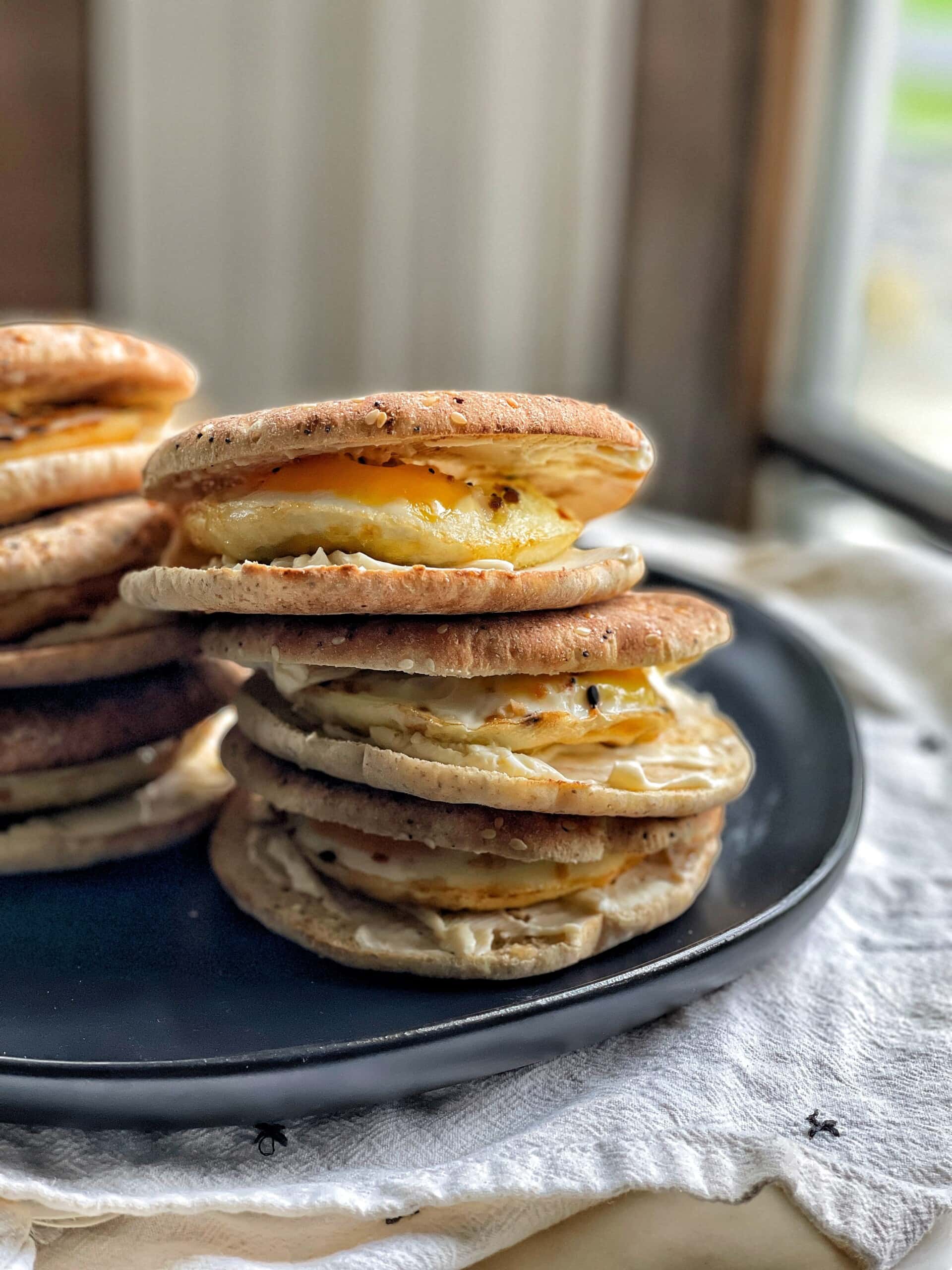 Healthy, Deluxe Bagel Egg Sandwich Recipe - Health Beet